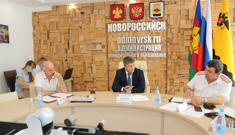 Заместитель губернатора Кубани Александр Власов встретился с новороссийскими казаками